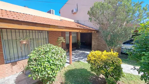 Casa en venta en Angora al 500, Moron, GBA Oeste, Provincia de Buenos Aires