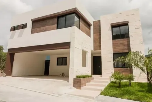 Casa en venta en Cercanía de Carolco, Carolco, Monterrey, Nuevo León