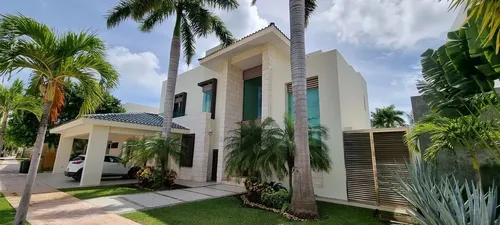 Casa en venta en Cercanía de Lagos del Sol, Cancún, Benito Juárez, Quintana Roo