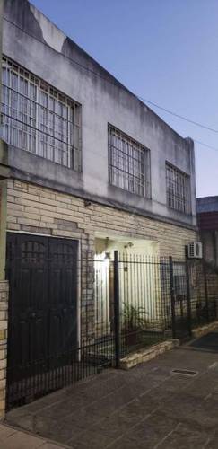 Casa en venta en CACIQUE NAMUNCURA al 900, El Palomar, Moron, GBA Oeste, Provincia de Buenos Aires