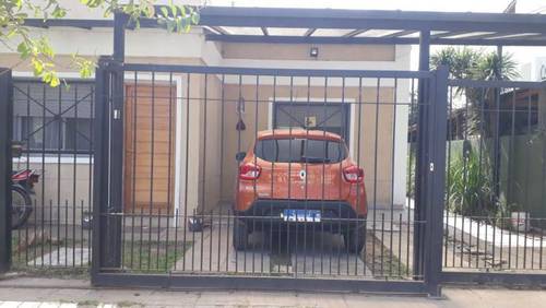 Casa en venta en BERNARDEZ al 3700, Castelar, Moron, GBA Oeste, Provincia de Buenos Aires