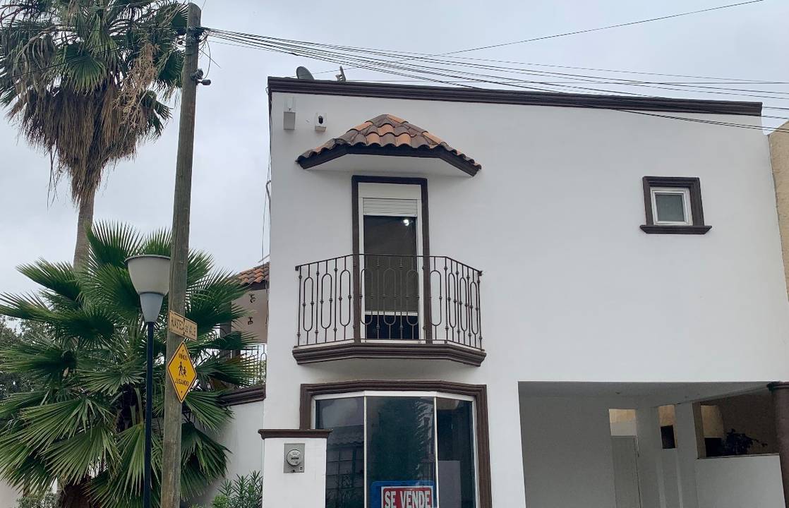 3 Casas en venta en La Española, Santa Catarina, Nuevo León | Mudafy
