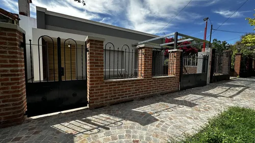 Casa en venta en Fray Mamerto Esquiu al 900, San Antonio de Padua, Merlo, GBA Oeste, Provincia de Buenos Aires