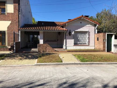 Casa en venta en Julian Perez, Moron, GBA Oeste, Provincia de Buenos Aires