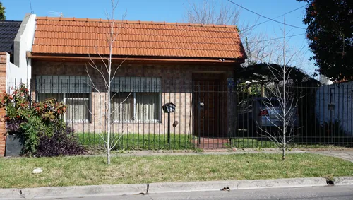 Casa en venta en Ventura Bustos 3400, Castelar, Moron, GBA Oeste, Provincia de Buenos Aires