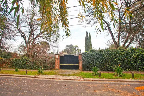 Casa en venta en CASA en Venta Zona Newman Horueta Reclus al 800, 400 m cub y 1200 lote, San Isidro, GBA Norte, Provincia de Buenos Aires