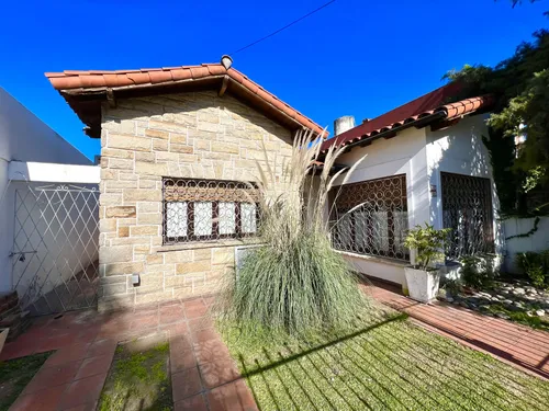 Casa en venta en Los Andes Nº al 1200, Haedo, Moron, GBA Oeste, Provincia de Buenos Aires