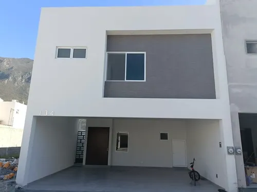 Casa en venta en thessalia, El Encino, Monterrey, Nuevo León