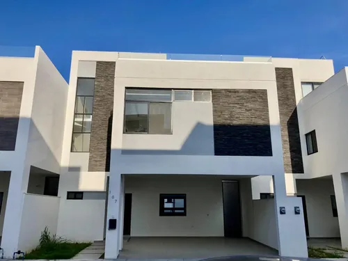 Casa en venta en CASA EN VENTA PRIVADA LOS NOGALES - CARRETERA NACIONAL,  Yerbaniz