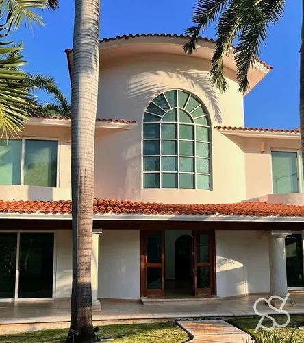 Casa en venta en RESIDENCIAL PRIVADA DE CELARAIN, Cancún, Benito Juárez, Quintana Roo