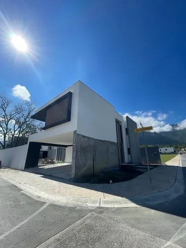 25 Casas en venta en San Francisco, Santiago, Nuevo León con terraza |  Mudafy