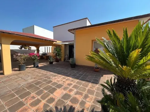 Casa en venta en Cercanía de Condado de Sayavedra, Ciudad Adolfo Lopez Mateos, Atizapán de Zaragoza, Estado de México