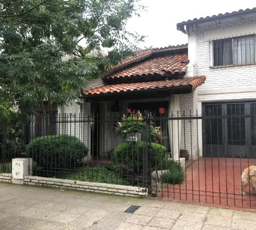 Casa en venta en Sarmiento 1100, Moron, GBA Oeste, Provincia de Buenos Aires