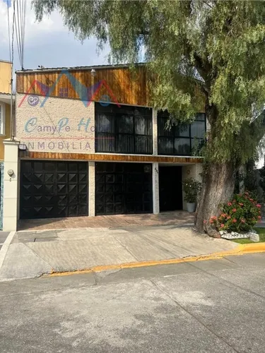 Casa en venta en Circuito novelistas, Ciudad Satélite, Naucalpan de Juárez, Estado de México