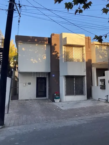 Casa en venta en Cercanía de Valle del Seminario 1 Sector, Valle del Seminario, San Pedro Garza García, Nuevo León