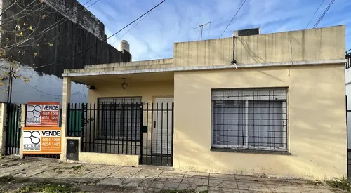 Casa en venta en Mariano Escalada al 1400, El Palomar, Moron, GBA Oeste, Provincia de Buenos Aires
