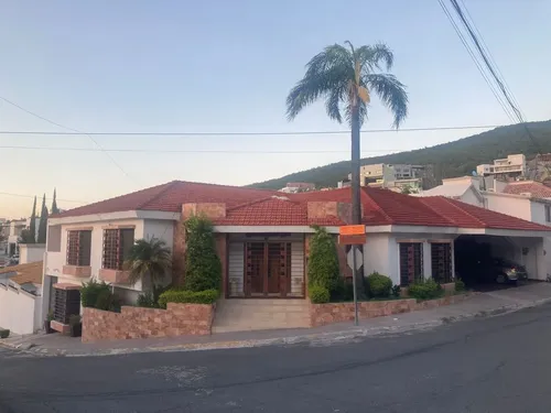 Casa en venta en Cercanía de Contry la Silla, Contry la Silla, Guadalupe, Nuevo León