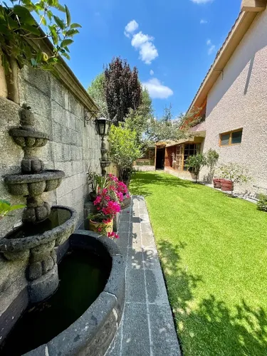 Casa en venta en Villa Navon, Paseo de las Palmas, Huixquilucan, Estado de México