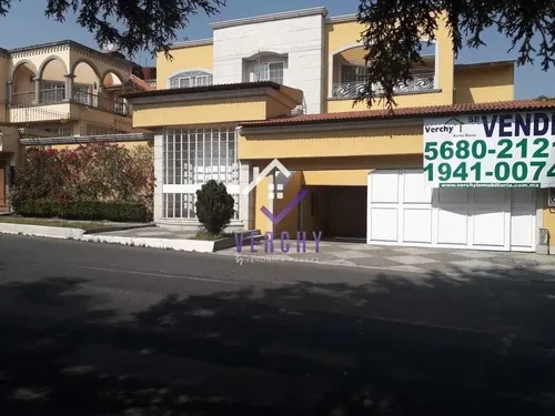 Casa en venta en Paseo de los Laureles, Bosques de las Lomas, Cuajimalpa de Morelos, Ciudad de México