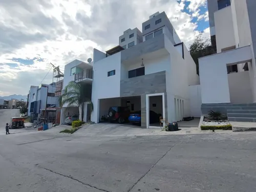 Casa en venta en Cercanía de Colinas del Valle, Colinas del Valle, Monterrey, Nuevo León