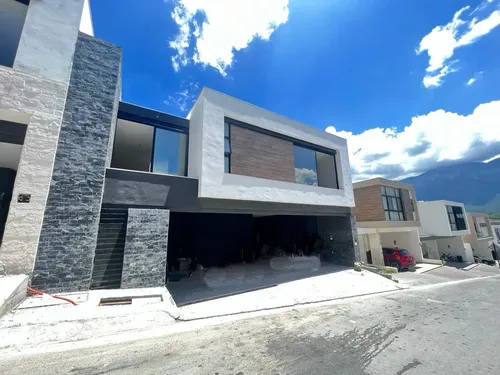 Casa en venta en CASA EN VENTA CASTAÑOS DEL VERGEL ZONA CARRETERA NACIONAL MONTERREY, Laderas Caranday, Monterrey, Nuevo León