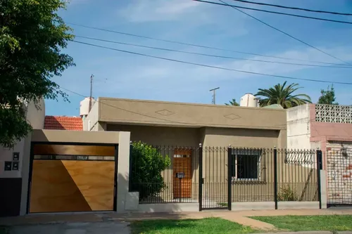 Casa en venta en Anunciación 3300, Moron, GBA Oeste, Provincia de Buenos Aires