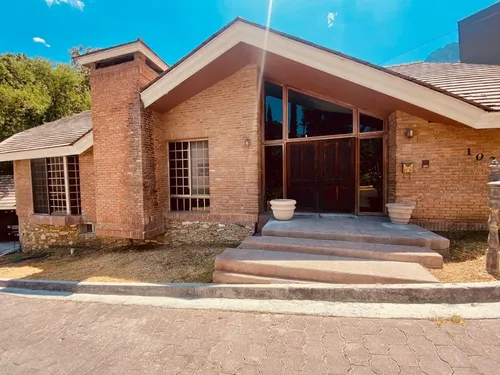 Casa en venta en Cercanía de Residencial Chipinque, Residencial Chipinque, San Pedro Garza García, Nuevo León