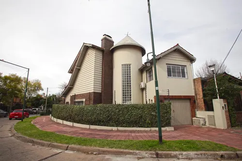 Casa en venta en Pirovano  al 100 Martínez  Santa María de La Lucila, Martinez, San Isidro, GBA Norte, Provincia de Buenos Aires