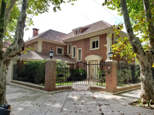 Casa en venta en Señorial Casa en Madero al 1100 775 de lote y 626 cub, Vicente López, GBA Norte, Provincia de Buenos Aires