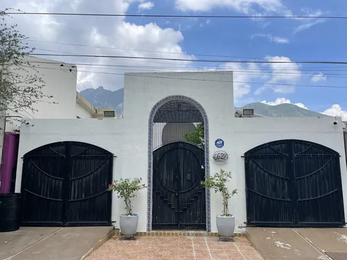 Casa en venta en Bucareli, Ciudad Satélite, Monterrey, Nuevo León