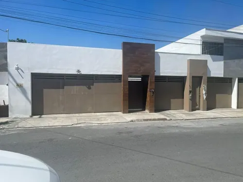 Casa en venta en Cercanía de Las Cumbres 1 Sector, Las Cumbres, Monterrey, Nuevo León