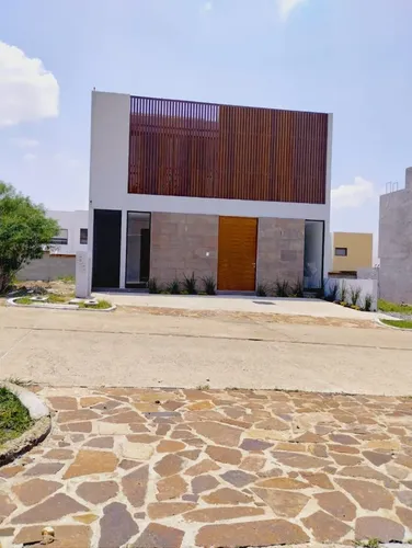 Cercanía de Altozano el Nuevo Querétaro, Condominio en Venta en Altozano el Nuevo Querétaro