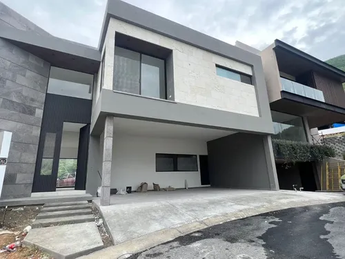 Casa en venta en Cercanía de El Uro, El Uro, Monterrey, Nuevo León