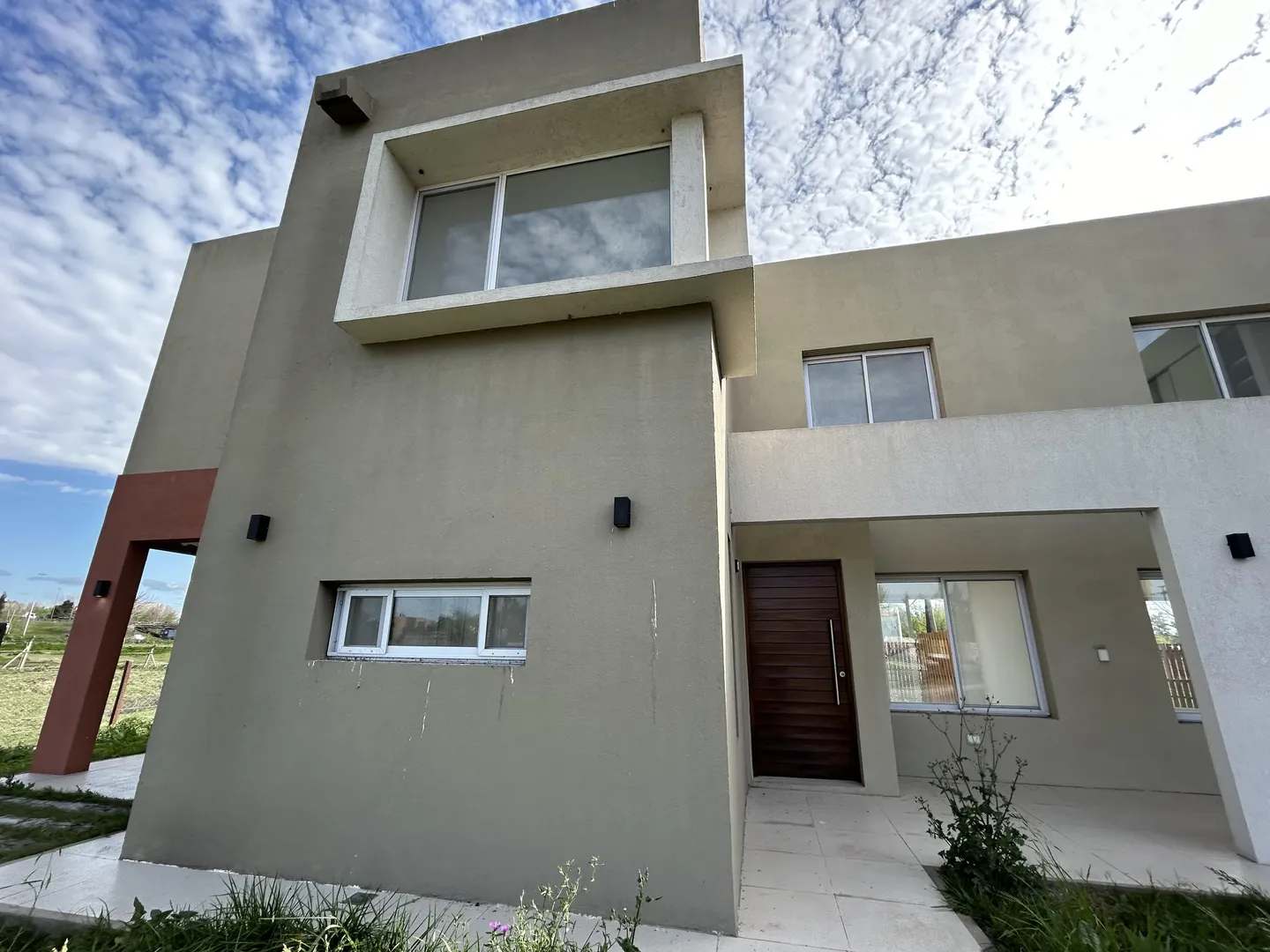 Venta - Duplex en Barrio privado Los Arces - Bayugar Negocios Inmobiliarios Casa en Venta en La Cañada de Pilar