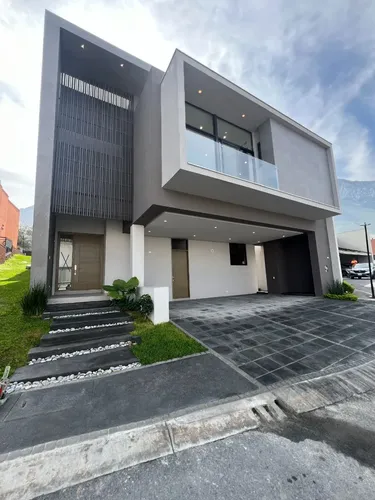 Casa en venta en Cercanía de Villa Montaña, Villa Montaña, San Pedro Garza García, Nuevo León