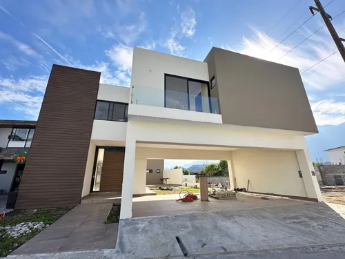 Casa en venta en LA JOYA RESIDENCIAL. Priv. Loreto. Melva 700, La Joya Privada Residencial, Monterrey, Nuevo León