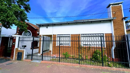 Casa en venta en Italia 1000, Castelar, Moron, GBA Oeste, Provincia de Buenos Aires