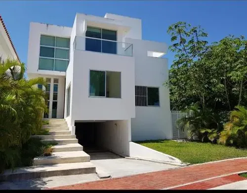 Casa en venta en CASA EN VENTA EN PLAYA DEL CARMEN EN PLAYA MAGNA, Playa del Carmen, Solidaridad, Quintana Roo