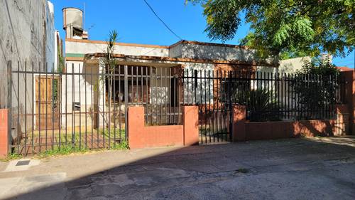 Casa en venta en Venta Casa 3 ambientes en Caseros-, Caseros, Tres de Febrero, GBA Oeste, Provincia de Buenos Aires