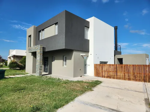 Casa en venta en Area 8 a la laguna al 100, San Sebastián, Escobar, GBA Norte, Provincia de Buenos Aires