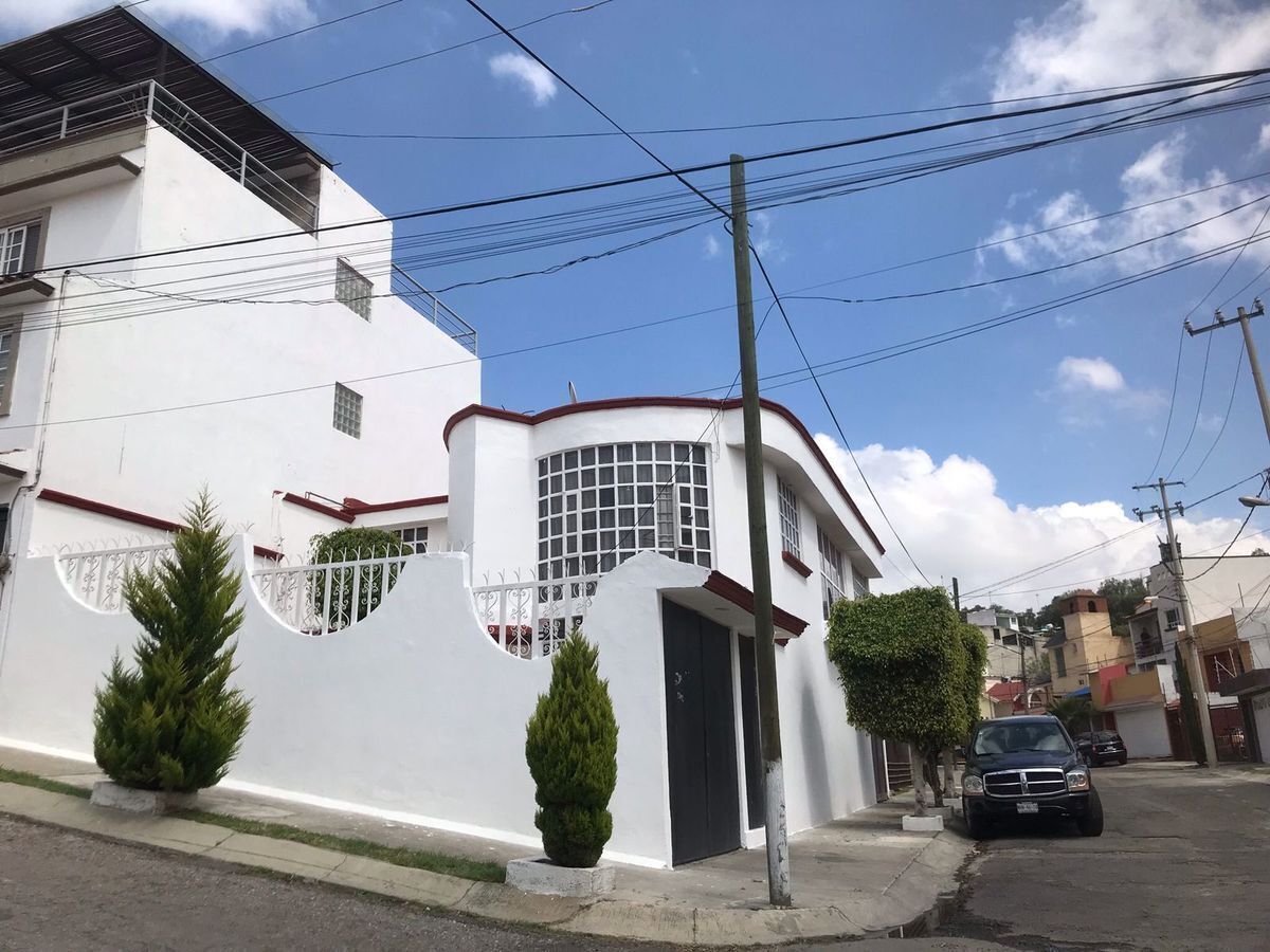 Casa en venta en Cerrada de Mar de Filipinas 100, Colonia Lomas Lindas,  Ciudad Adolfo Lopez Mateos